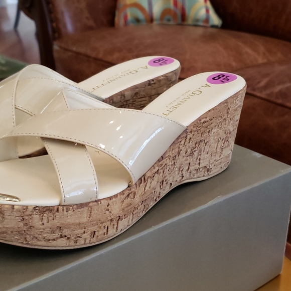 Wedge Sandals - Picture 4 of 7